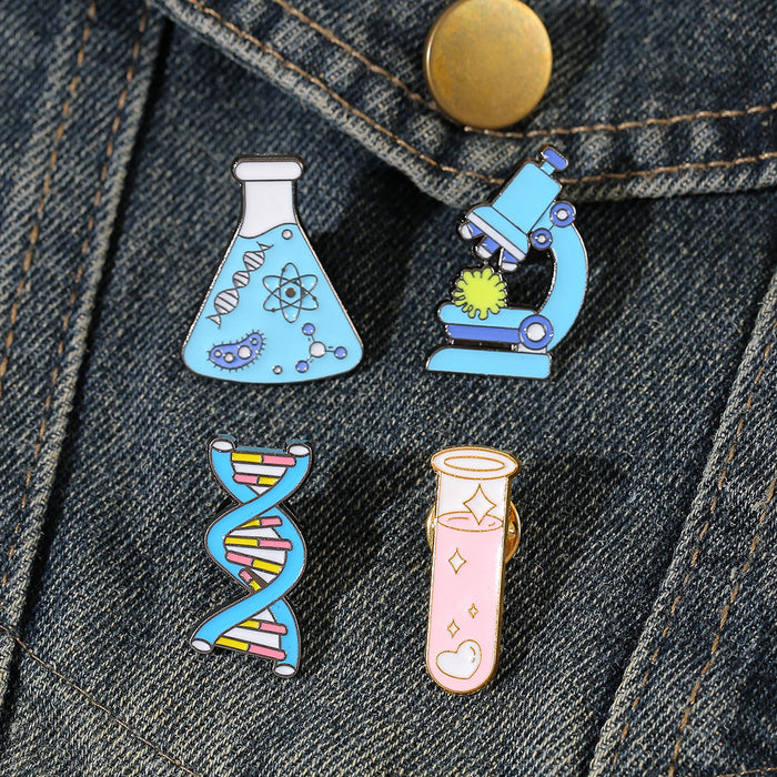 Wholesale Electroplated Metal Chemical Flask Brooch Pin Chic Science Experiment Gene Microscope Design Fashion Jewelry Accessory