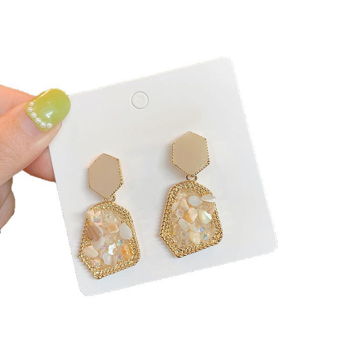 Wholesale Vintage artistic elegant earrings with temperament, irregular earrings