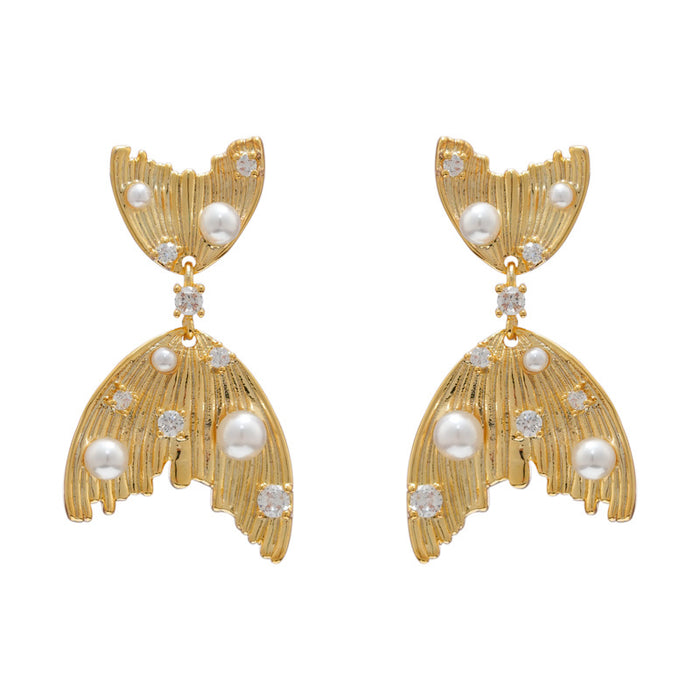 Wholesale Light luxury, personalized design, diamond inlaid, pearl quality, high-end, cool style earrings