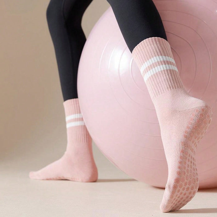 Wholesale Yoga socks, middle tube socks, cotton anti slip silicone towel bottom socks, sports socks