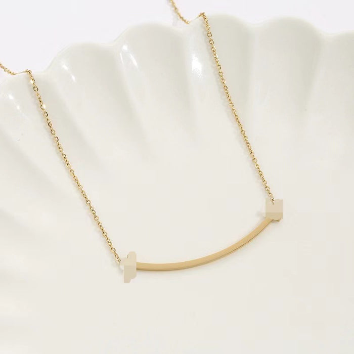 Wholesale Smiling face necklace for women, light luxury, niche, collarbone necklace, high-end, exquisite titanium steel