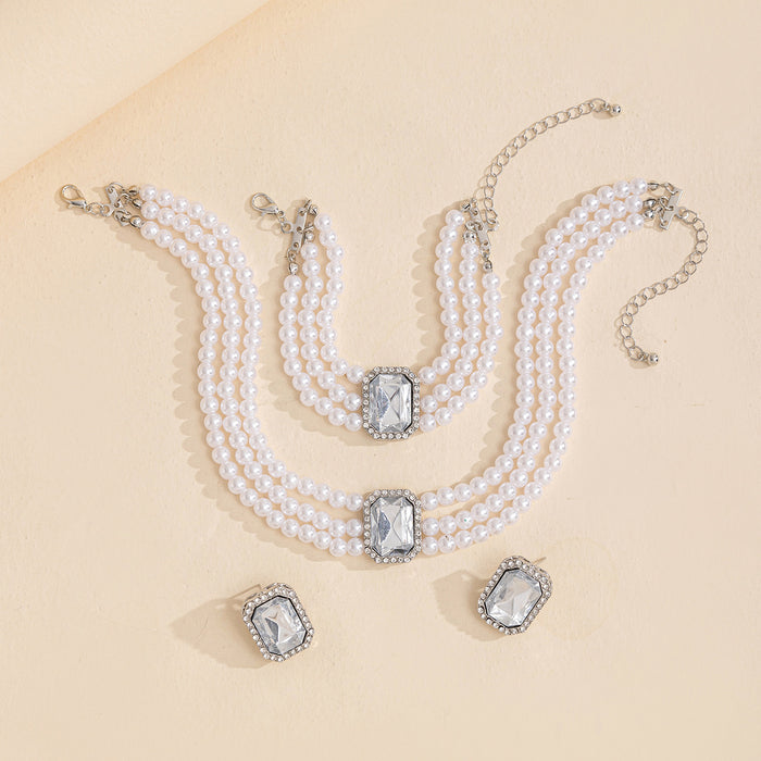 Wholesale Fashionable and exaggerated light luxury gemstone necklace jewelry combination, artistic and retro versatile pearl ring bracelet