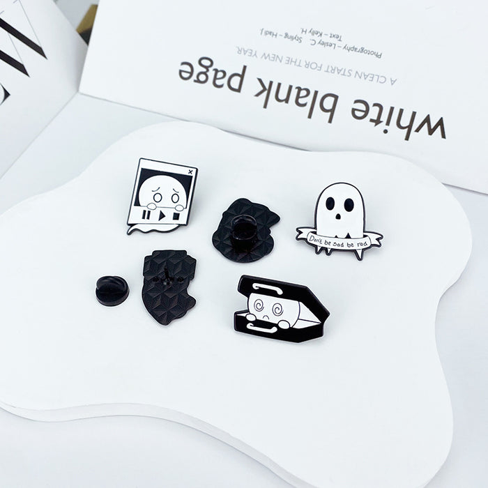Wholesale Cartoon Ghost Series Painted Alloy Brooch Speaker Headphones Luggage Badge Cute Sweet Cool Style MOQ≥2