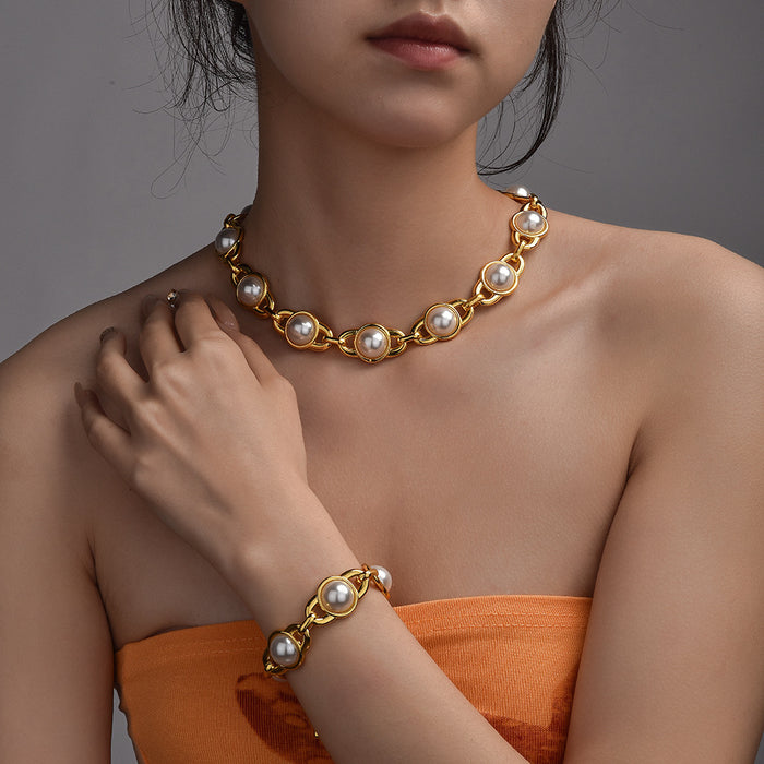 Wholesale Fashion Pearl Metal Pendant Necklace For Women Geometric Gold Chain Collarbone Jewelry Accessory