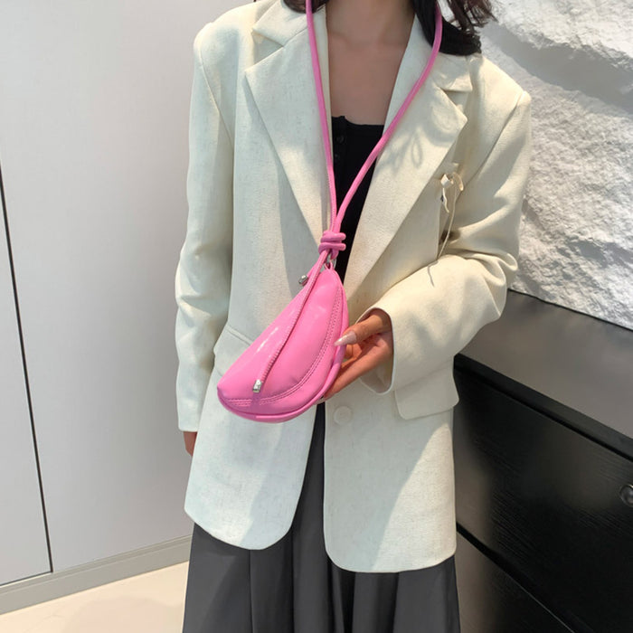 Wholesale Children's bag new niche design retro oil wax leather mini horn bag texture hanging neck key coin purse