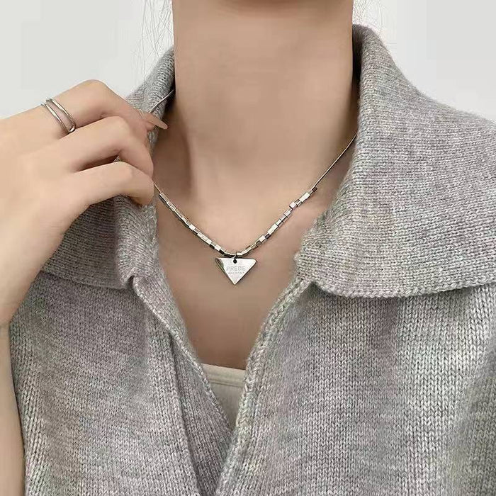 Wholesale Titanium steel necklace, sweater, hoodie, chain lock, bone chain accessory