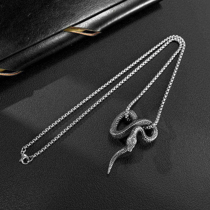 Wholesale European and American retro creative design snake shaped stainless steel personalized pendant necklace
