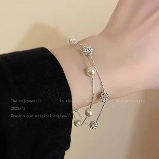 Wholesale Full Diamond Bracelet with Four Leaf Clover Zircon Electroplating, a Small and Exquisite Handpiece