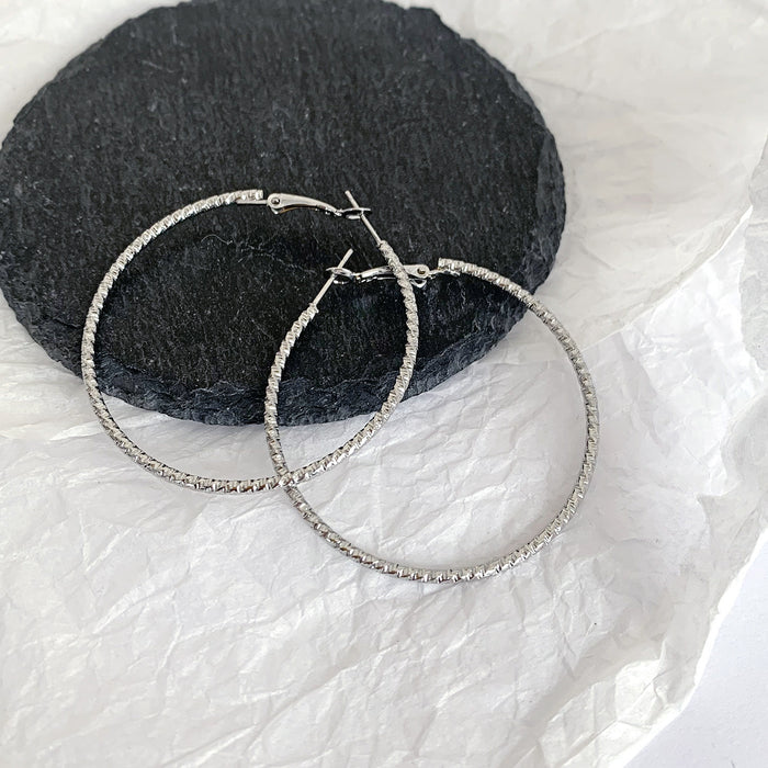 Wholesale design sense fashion thin ring earrings exaggerated large ring geometric earrings