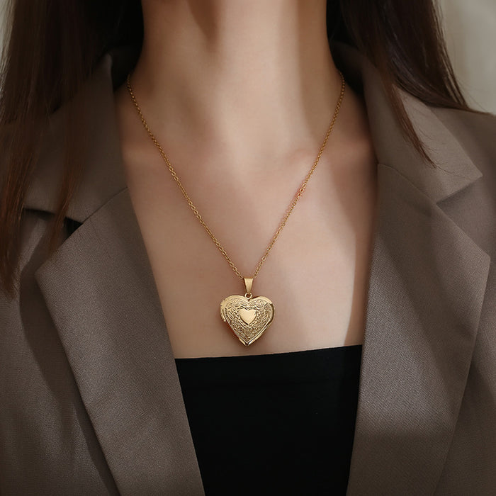Wholesale Imitation Gold Heart Pendant Necklace Zinc Alloy Valentine' s Day Gift