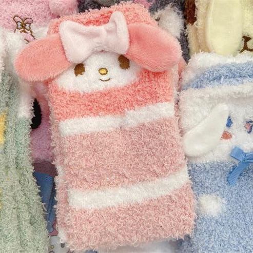 Wholesale coral velvet cartoon cute warm sleep floor socks