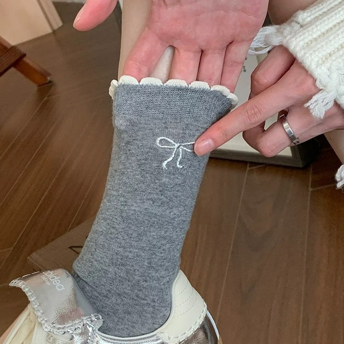 Wholesale Grey lace bow socks, pure cotton mid tube socks, slimming and stacking socks