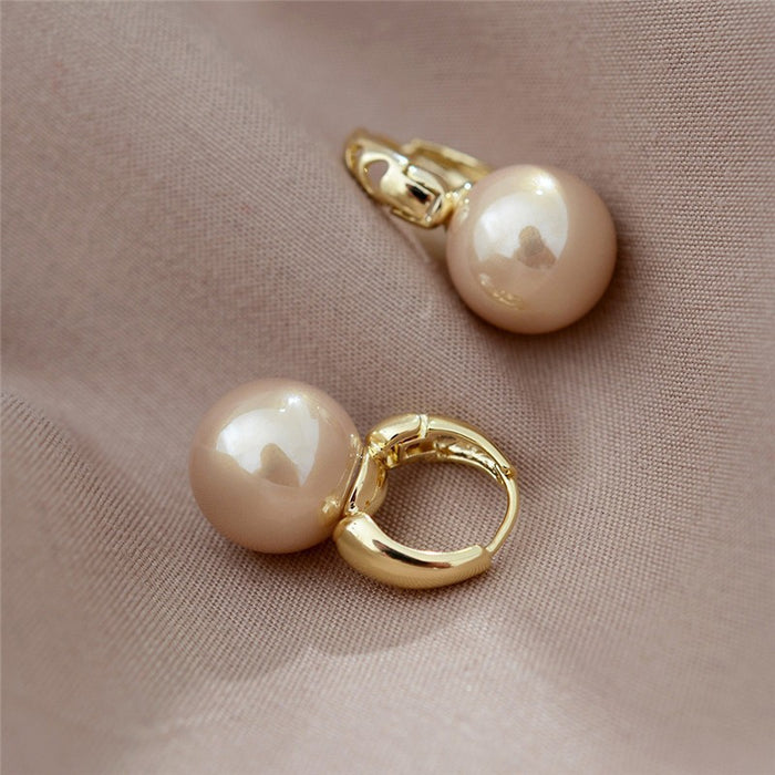 Wholesale Pearl earrings with retro temperament, simple and high-end texture for women, copper ear hooks for earrings