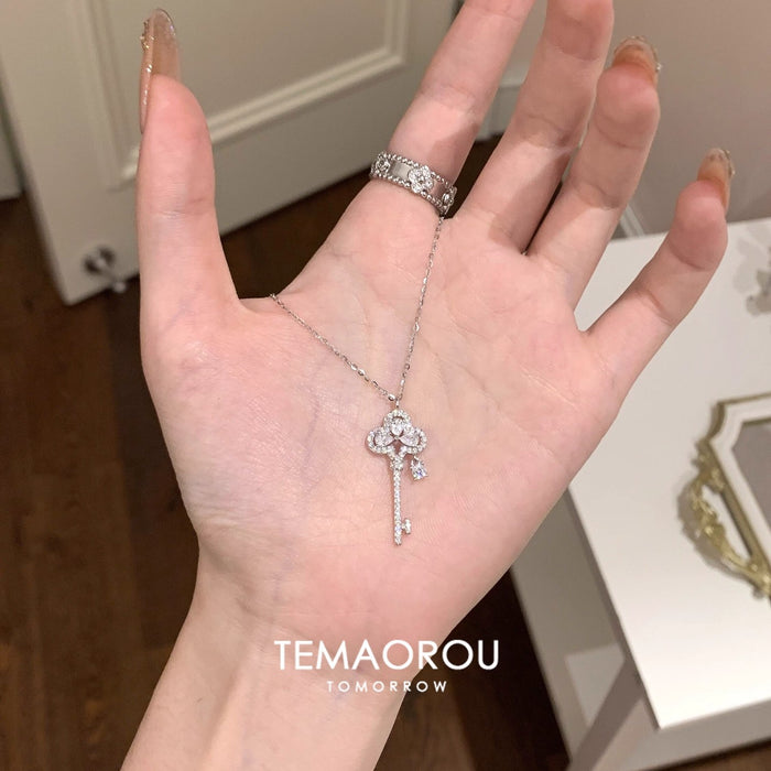 Wholesale Crown Key Pendant Clavicle Chain,  Light Luxury and High-End Feel,  Versatile Silver Jewelry,  New Spring and Summer Necklace