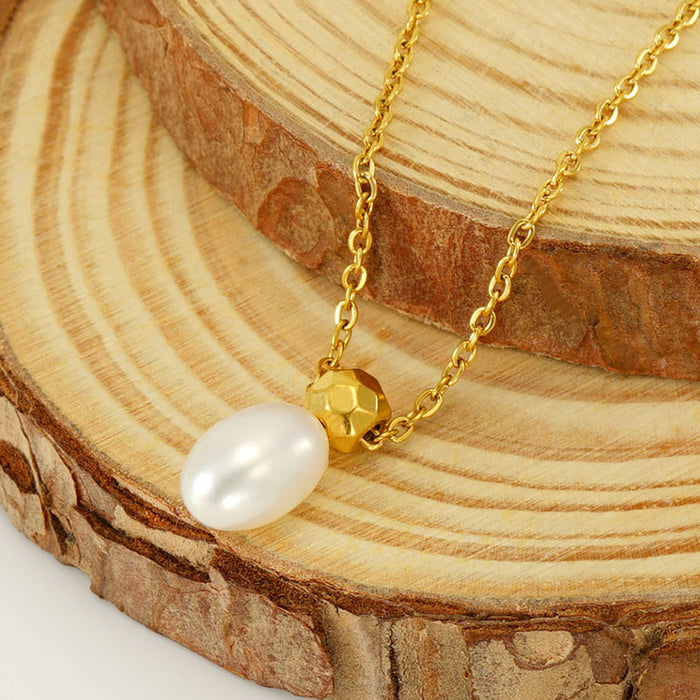 Wholesale New stainless steel exquisite pearl series necklace versatile, light luxury, niche collarbone chain accessory