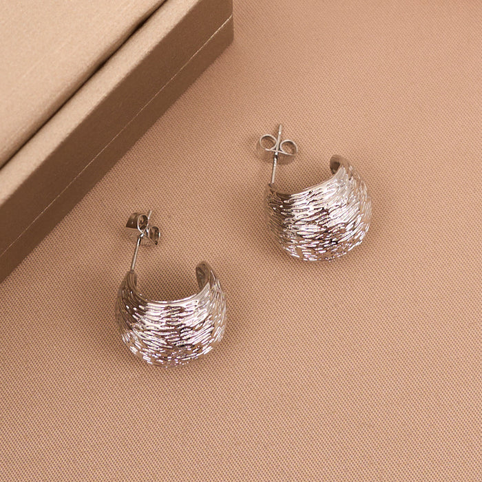 Wholesale C-shaped hoop earrings with wrinkled and brushed texture