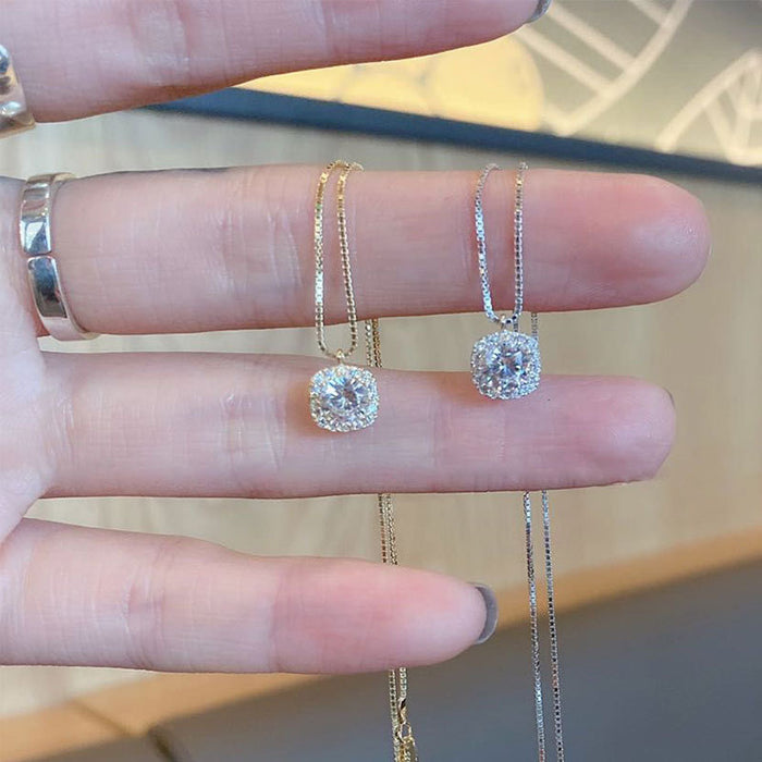 Wholesale Flash diamond necklace niche design, light luxury temperament, high-end feeling, collarbone chain wholesale