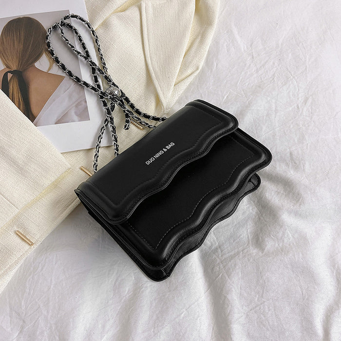 Wholesale Chain new niche design fashionable and simple shoulder bag casual crossbody