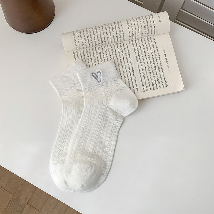 Wholesale New mesh breathable heart-shaped embroidered simple socks versatile short tube women's socks