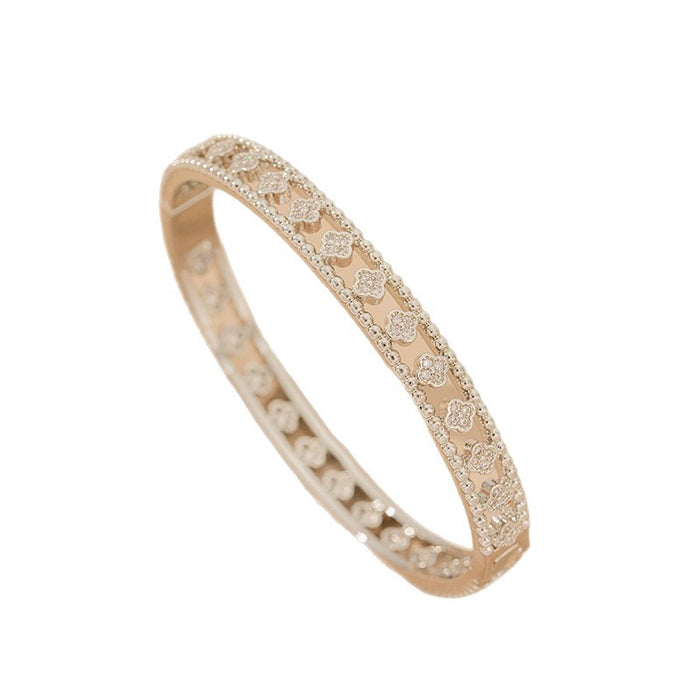 Wholesale Gold Hollow Four-Leaf Clover Bracelet Titanium Steel Light Luxury Accessory MOQ≥2