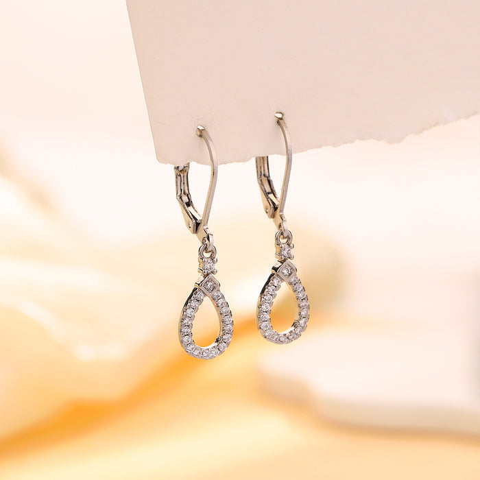 Wholesale Geometric ear buckle, light luxury, niche high-end, hollowed out design, ear ring, fashionable zircon earrings