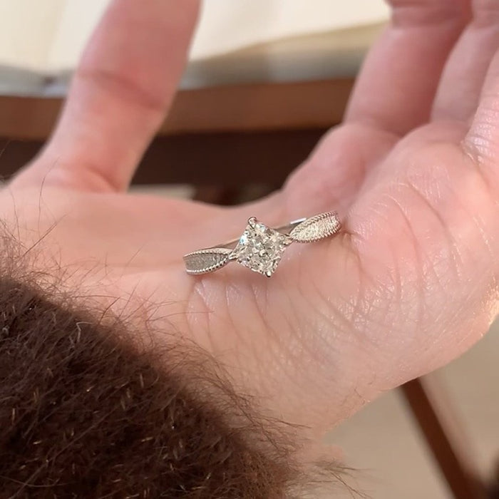 Wholesale Light luxury index finger ring, square diamond ring, versatile layering, temperament, open mouth ring wholesale