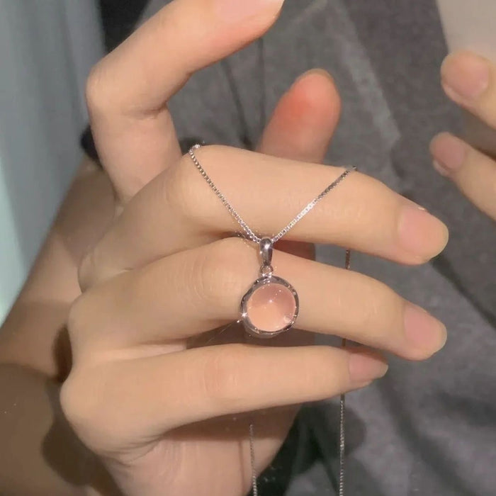 Wholesale New white jade round pendant necklace, versatile collarbone chain, fashionable and personalized temperament accessory