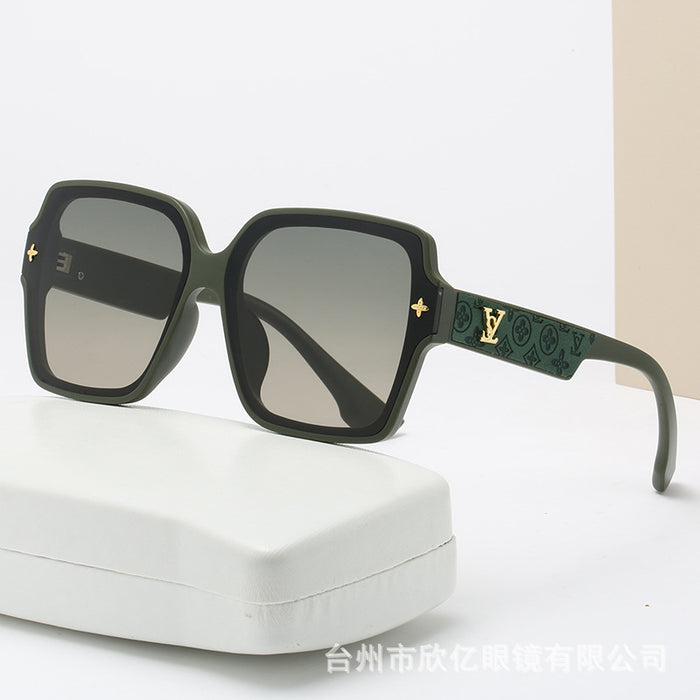 Wholesale Square Large Frame Metal Letter Sunglasses JDC-SG-XinYi001