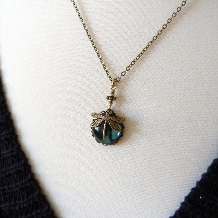 Wholesale Creative retro green crystal pendant necklace, personalized fashion party jewelry