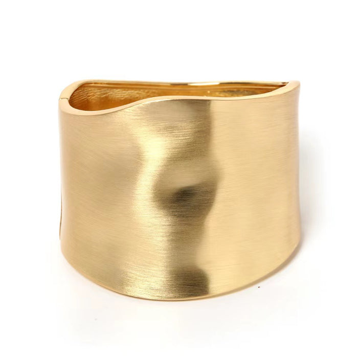 Wholesale Bracelet gold wide edge fashionable bracelet with high-end feel