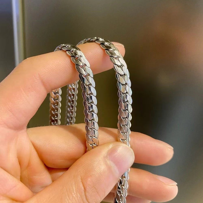 Wholesale Titanium steel Cuban chain necklace versatile, light luxury, niche sweater chain