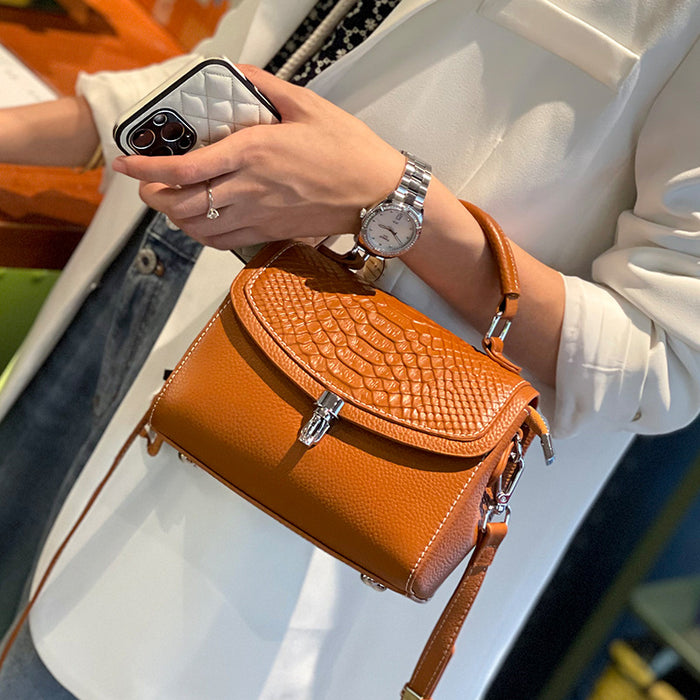 Wholesale First layer cowhide shoulder bag, new leather high-end style, stylish handbag, versatile crossbody bag