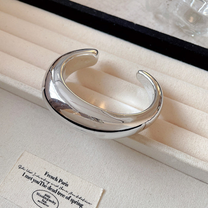 Wholesale Metal bracelet temperament light luxury high sense bracelet niche personality exaggerated jewelry women