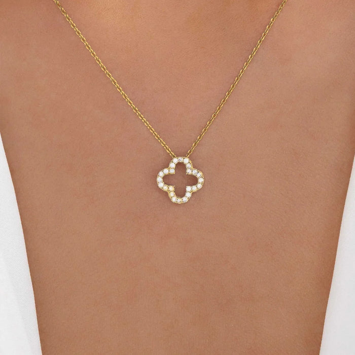 Wholesale Fashion and versatile alloy pendant for accessories, niche diamond studded clover necklace