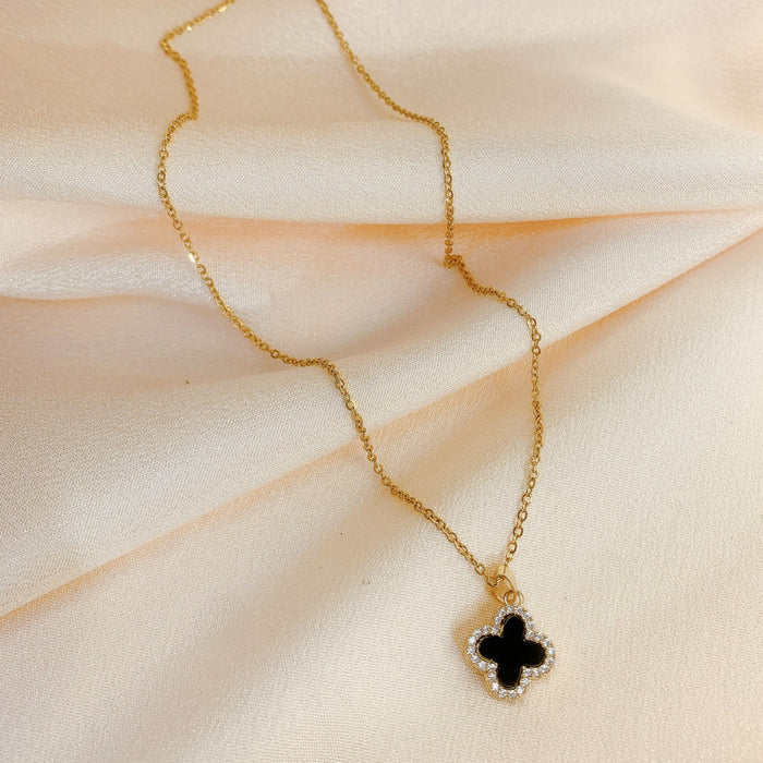 Wholesale Necklace Women's Summer Black and White Double-sided Four-leaf Clover Necklace  Titanium Steel