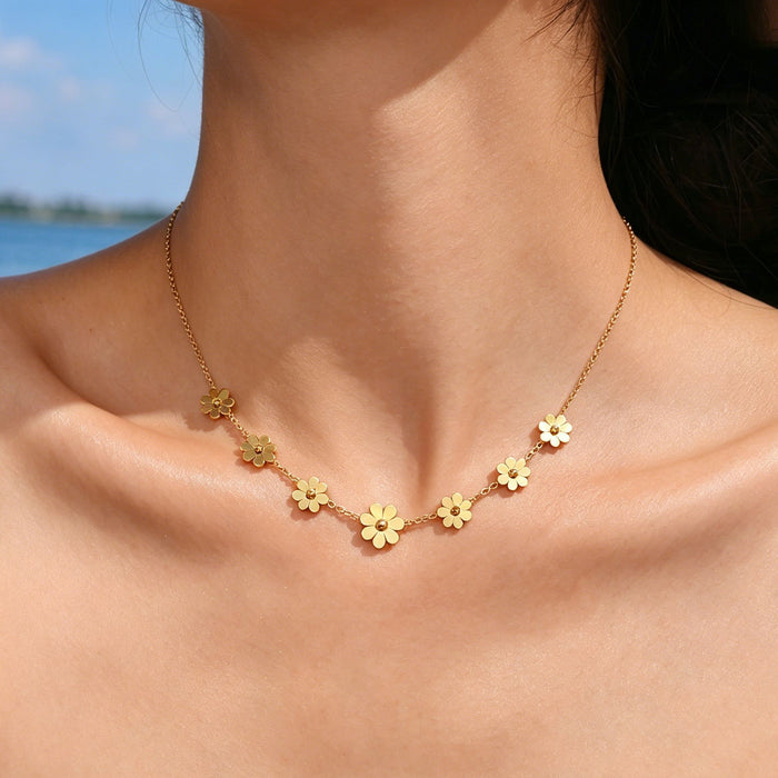 Wholesale 2pcs A delicate and beautiful summer-themed chrysanthemum-patterned titanium steel necklace