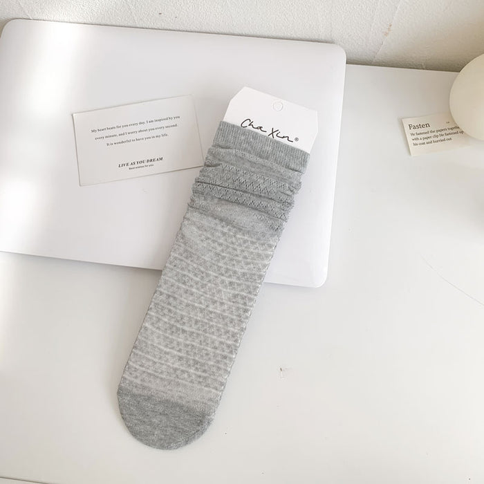 Wholesale New hollow mesh breathable thin socks with middle tube stacking