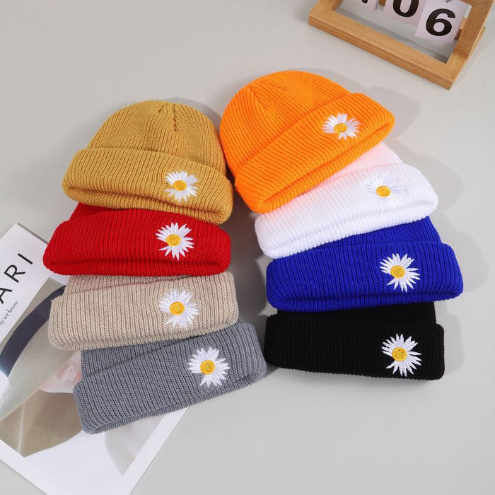 Wholesale Daisy Embroidery Solid Color Acrylic Knitted Wool Hat JDC-FH-YBQX004