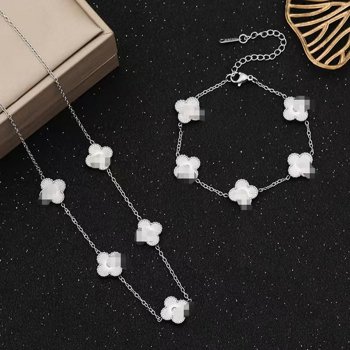 Wholesale Stainless Steel Clover Bracelet Simple Versatile Collarbone Chain