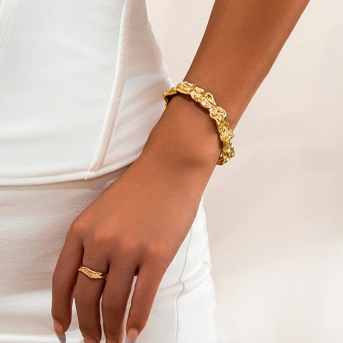 Wholesale Design inspired liquid irregular lava bracelet, fashionable and niche texture, pleated and open mouth bracelet