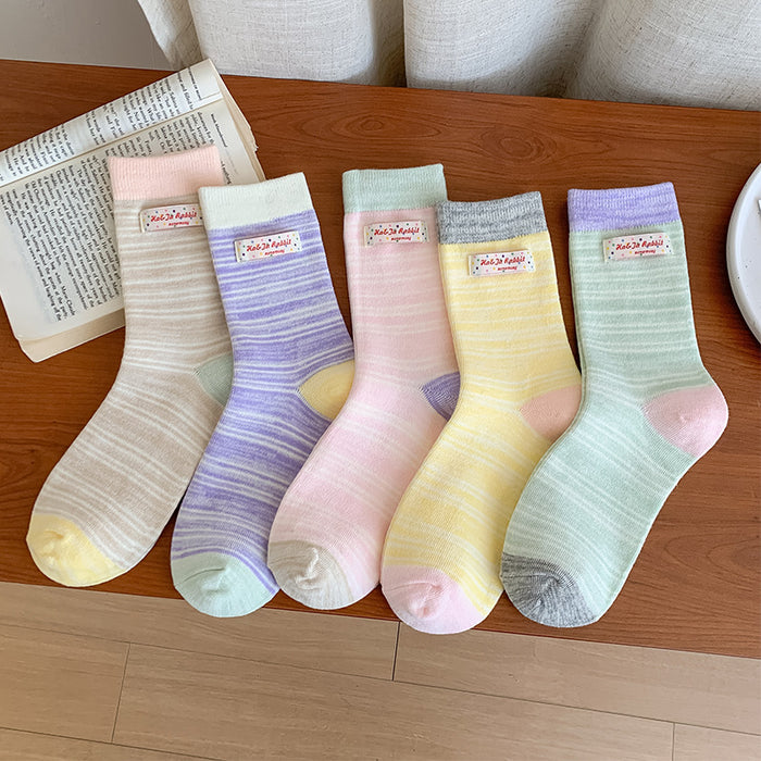 Wholesale Socks with striped fabric label, mid tube socks, versatile cotton socks for wearing outside