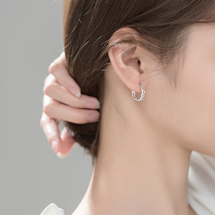 Wholesale Simple chain earrings with fashionable hollow out circular woven earrings, luxurious and high-end earrings