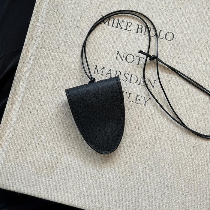 Wholesale Long leather pull-out key bag, wearing accessories, hanging neck, leather tag necklace, hanging glasses, keychain, niche accessories