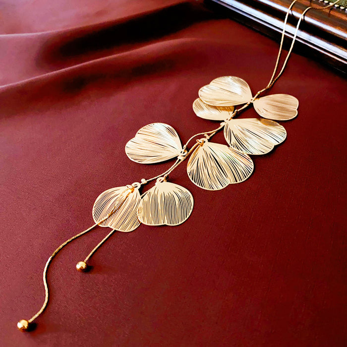 Wholesale Metallic Ginkgo Leaf Flower Necklace Personality Elegant Necklace