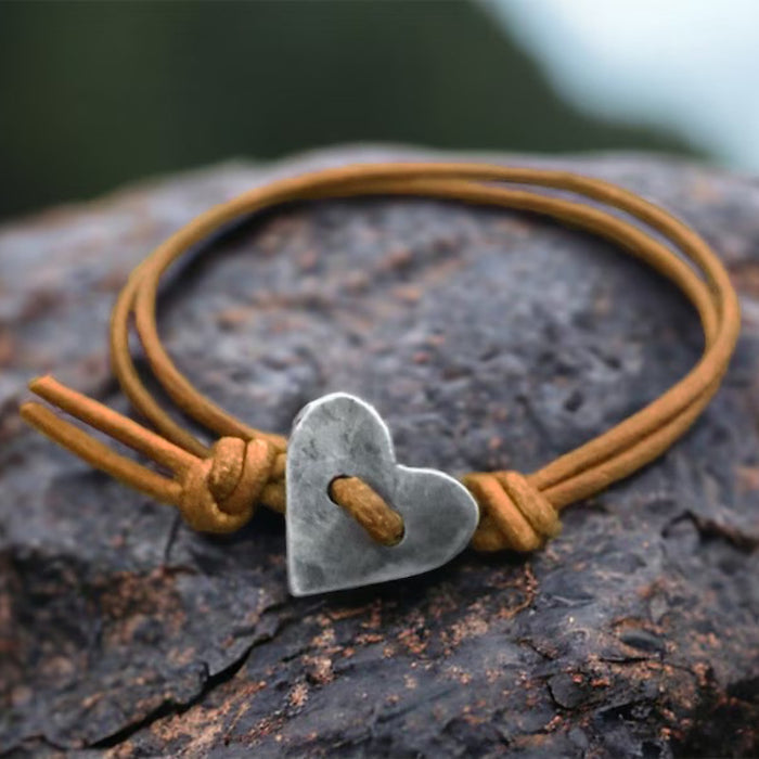 Wholesale Vintage handmade bracelet with vintage heart rope, personalized and versatile jewelry