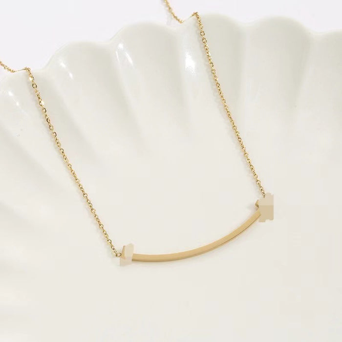 Wholesale Smiling face necklace for women, light luxury, niche, collarbone necklace, high-end, exquisite titanium steel