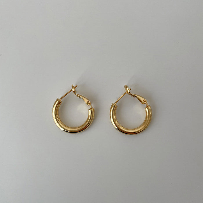 Wholesale Silver needle earrings, retro earrings, high-end earrings, versatile and versatile