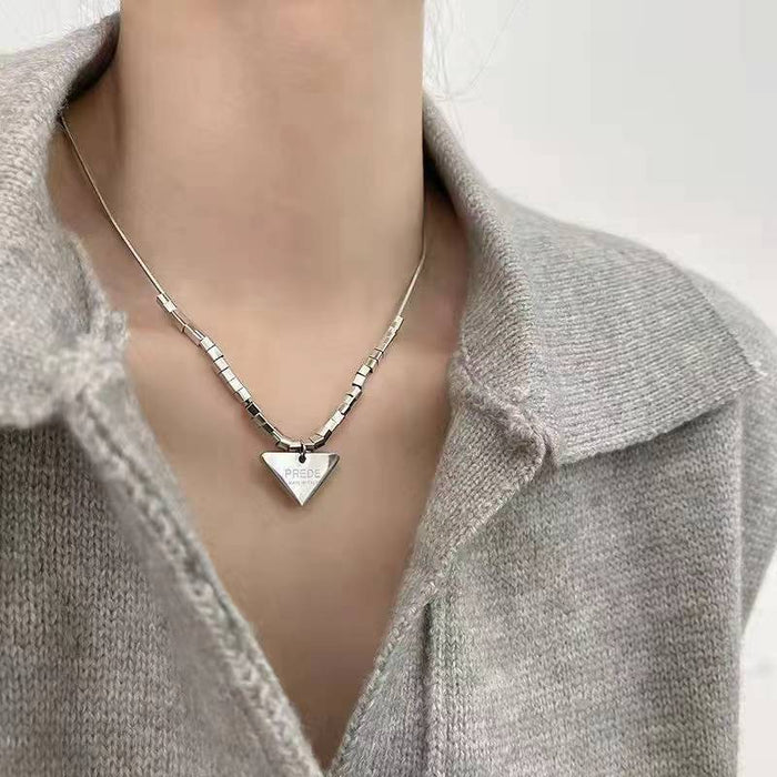 Wholesale Titanium steel necklace, sweater, hoodie, chain lock, bone chain accessory