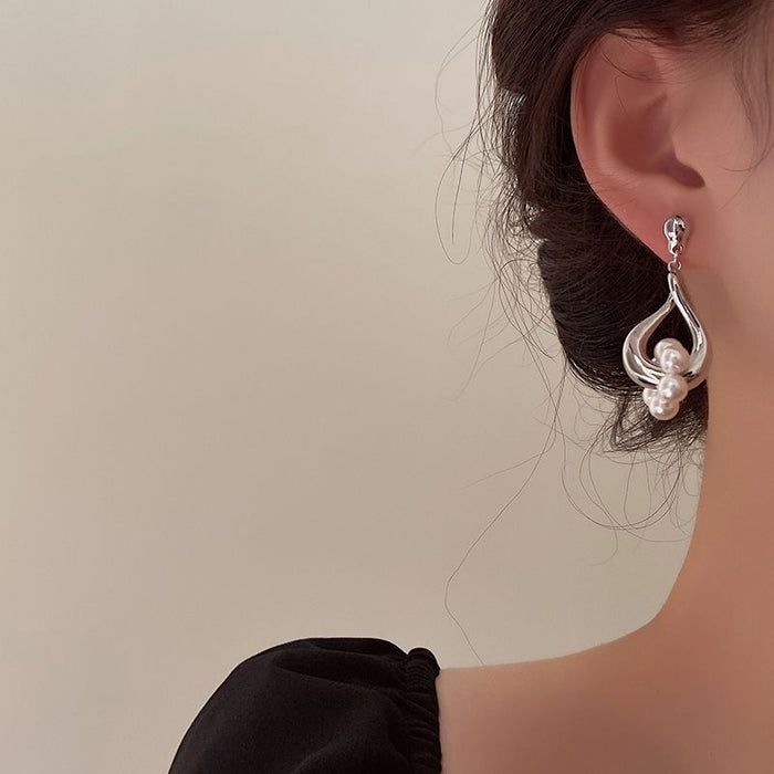 Wholesale baroque pearl earrings French high-grade niche exaggerated earrings