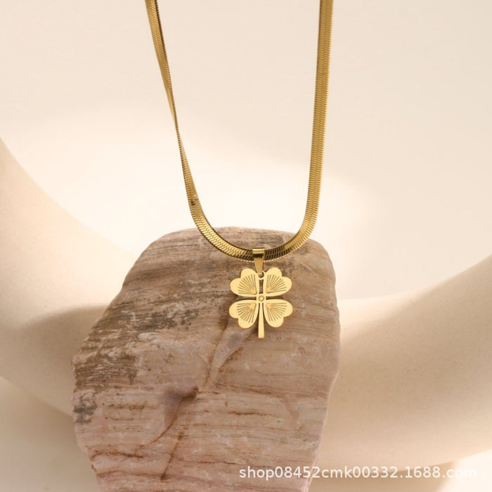 Wholesale Light luxury high-end necklace with fashionable temperament, titanium steel lock chain, four leaf clover niche design accessory